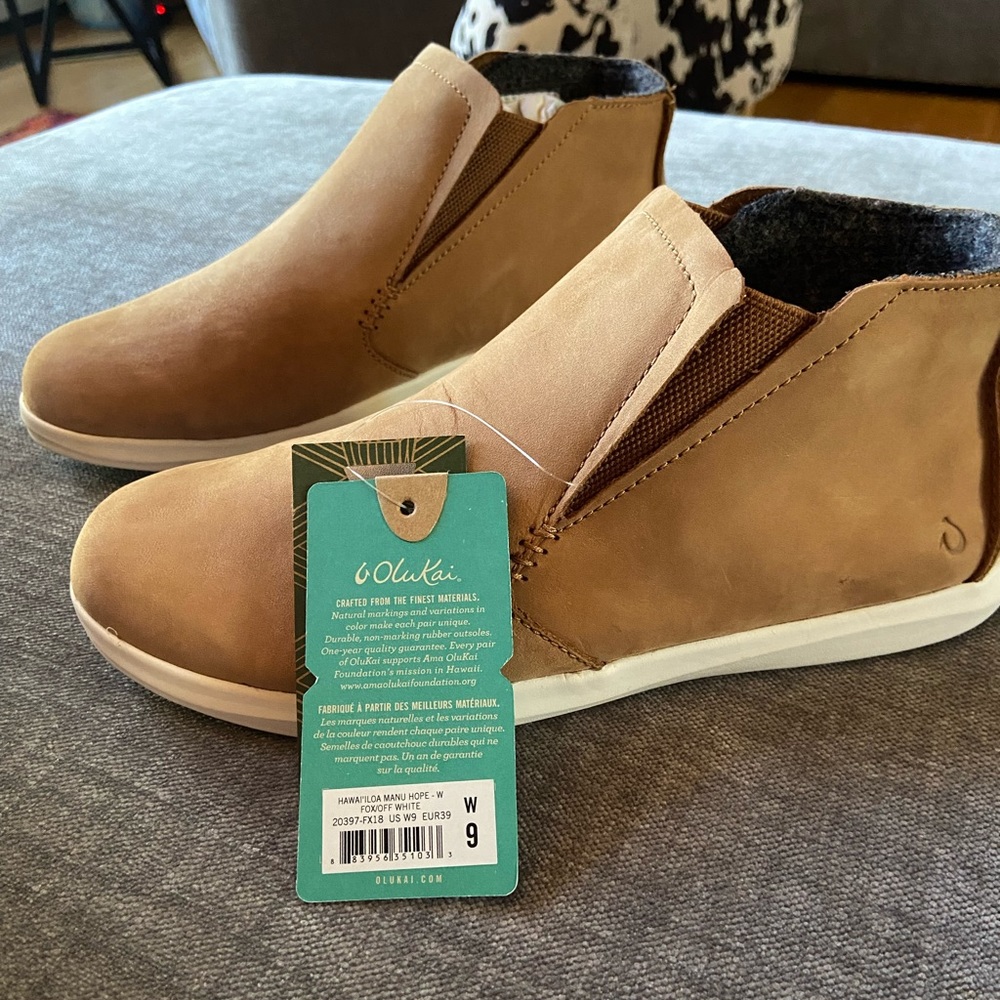 OluKai Hawai’iloa Manu Hope slip on. Size 9.